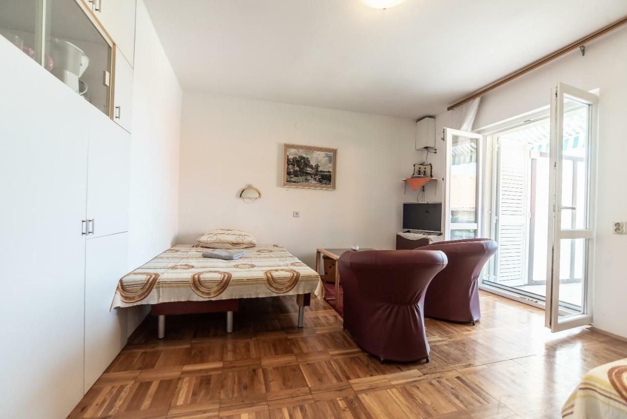 Kiwi Apartments Gornji Karin Luaran gambar
