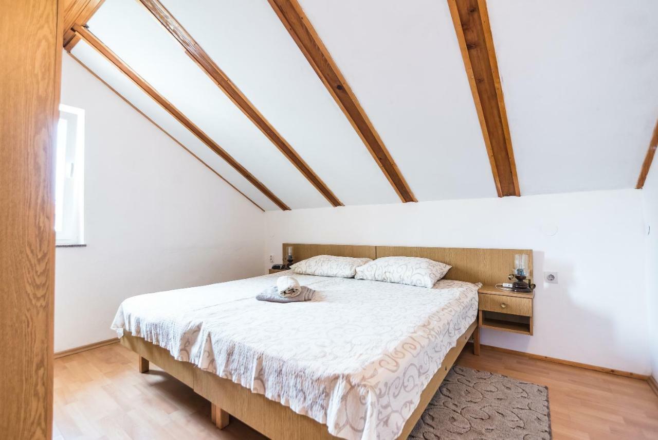 Kiwi Apartments Gornji Karin Luaran gambar