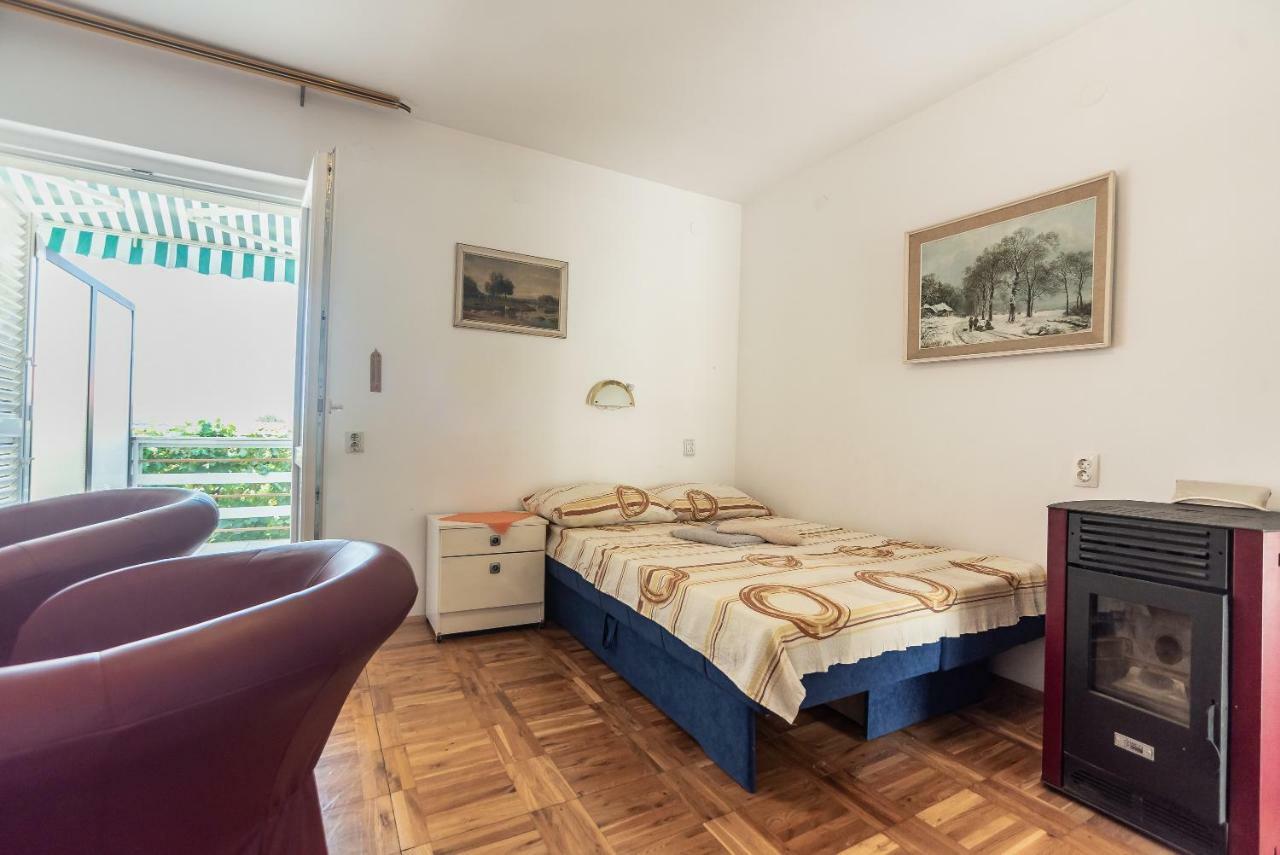 Kiwi Apartments Gornji Karin Luaran gambar