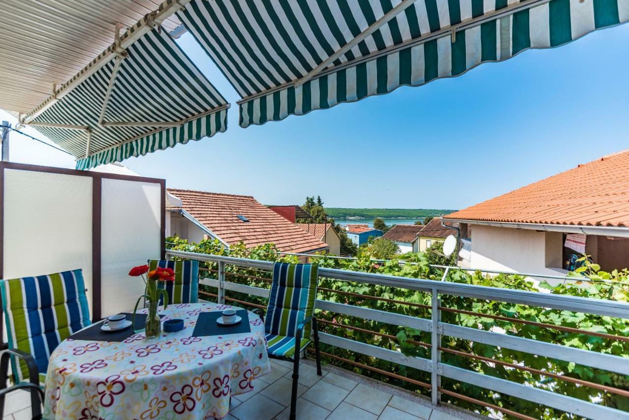 Kiwi Apartments Gornji Karin Luaran gambar