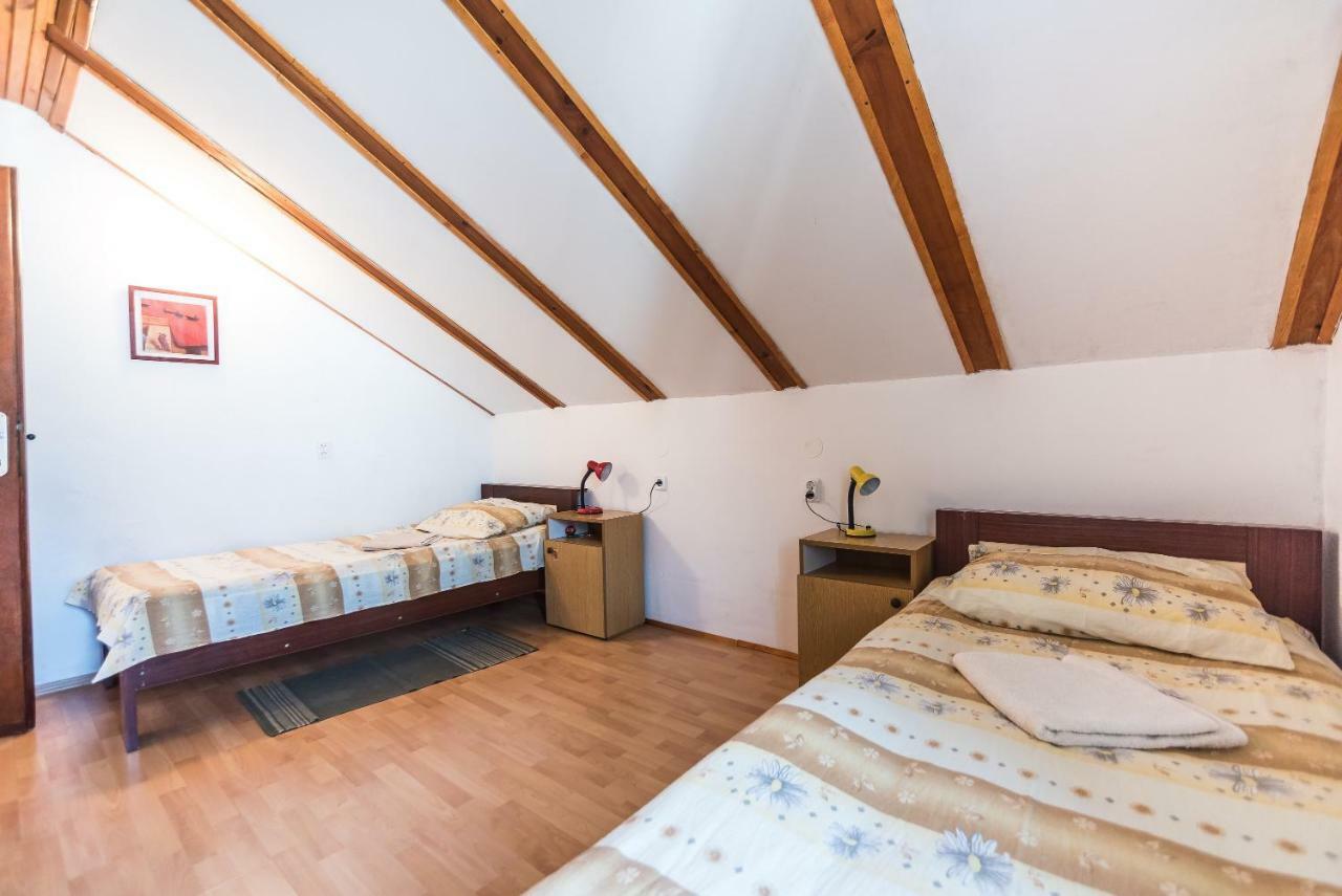 Kiwi Apartments Gornji Karin Luaran gambar