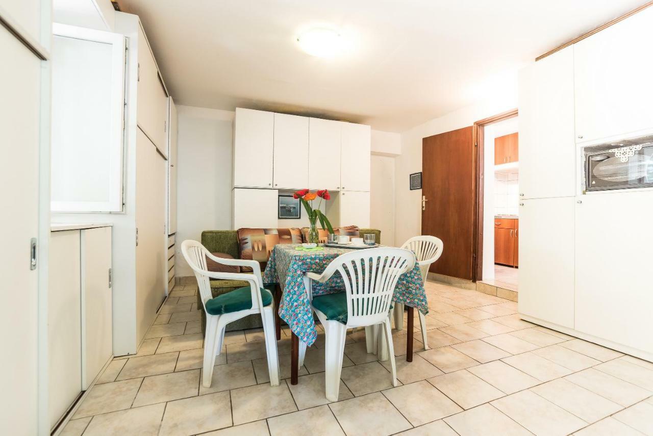 Kiwi Apartments Gornji Karin Luaran gambar