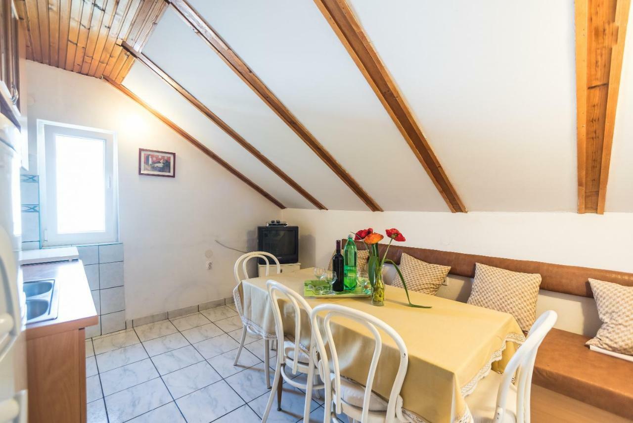 Kiwi Apartments Gornji Karin Luaran gambar