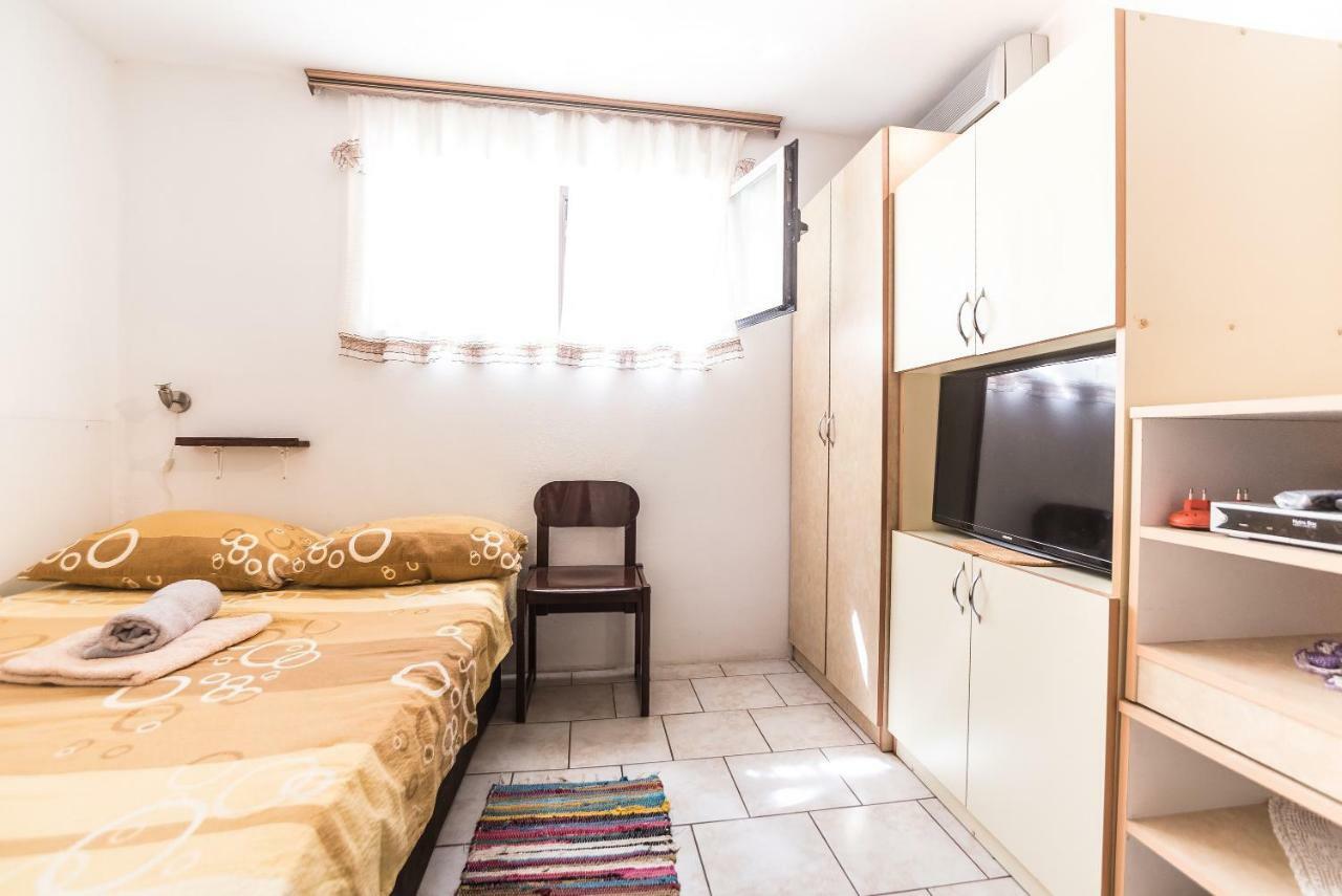 Kiwi Apartments Gornji Karin Luaran gambar