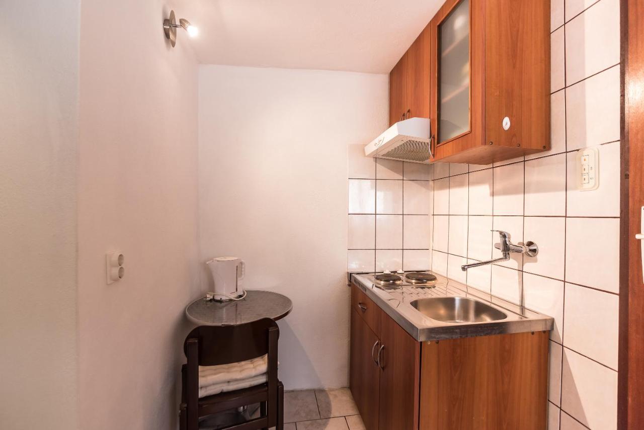 Kiwi Apartments Gornji Karin Luaran gambar